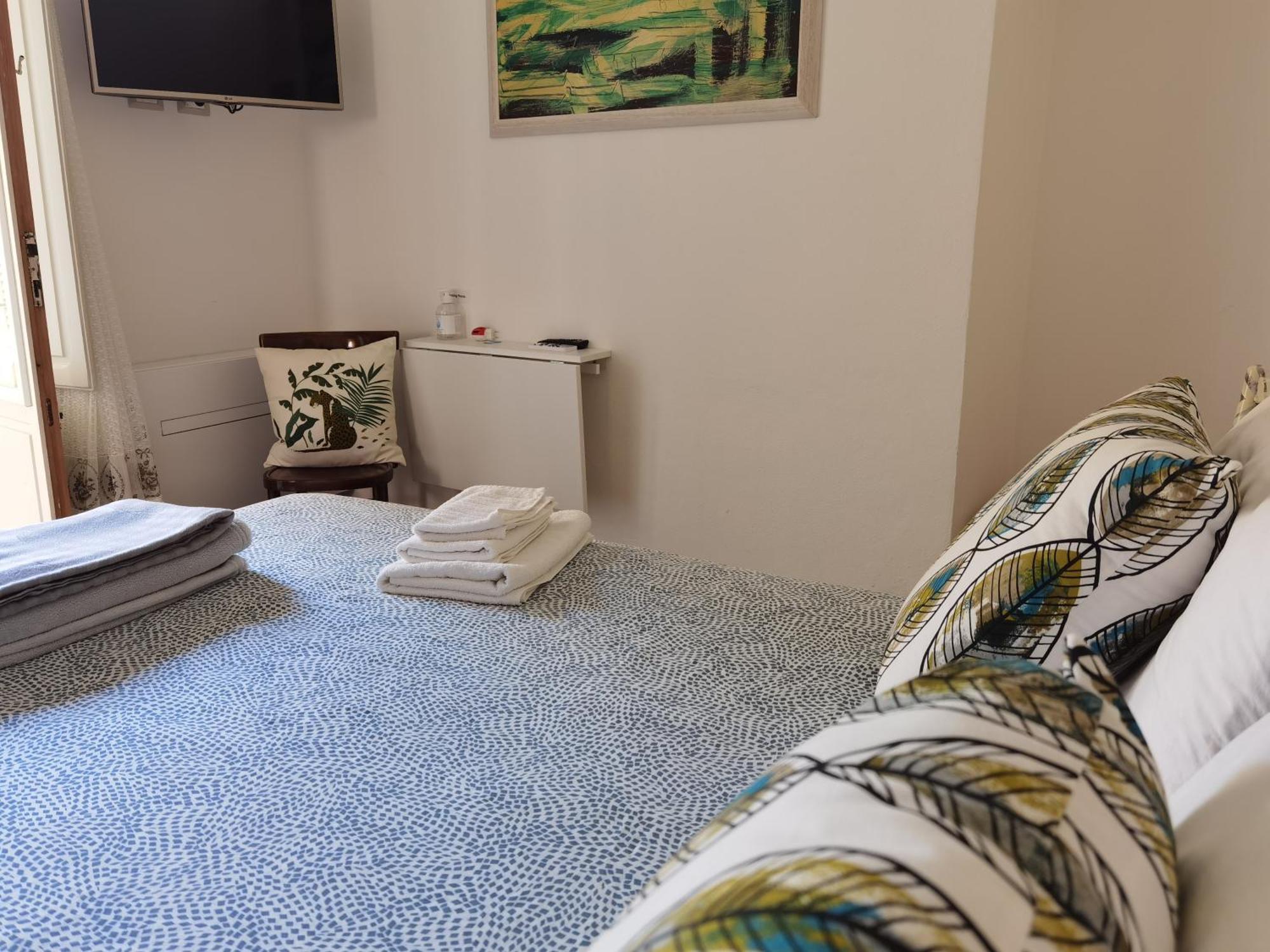 لا ماداّلينا Il Giardino Di Tatiana Rooms & Breakfast الغرفة الصورة