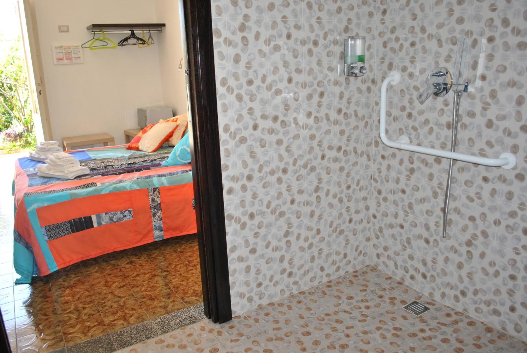 لا ماداّلينا Il Giardino Di Tatiana Rooms & Breakfast الغرفة الصورة